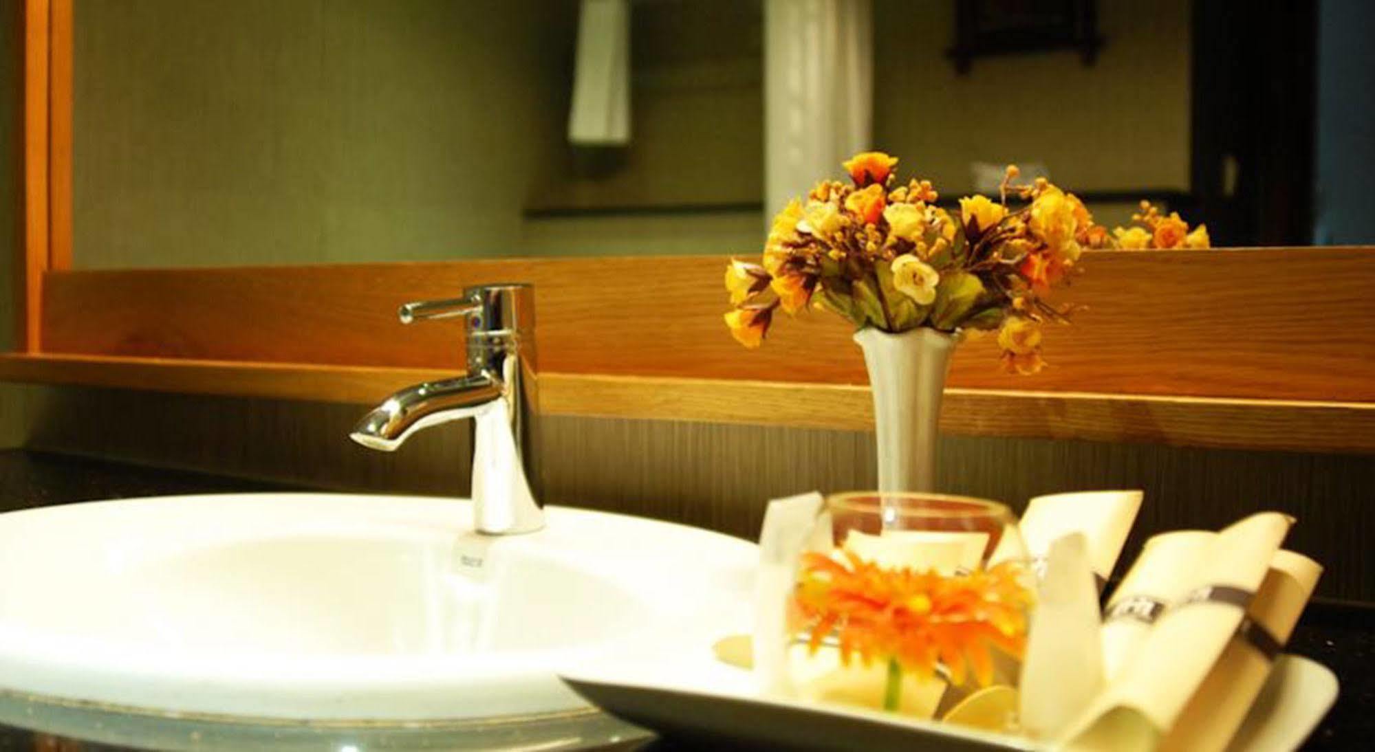 Hanoi Eternity Hotel Екстериор снимка