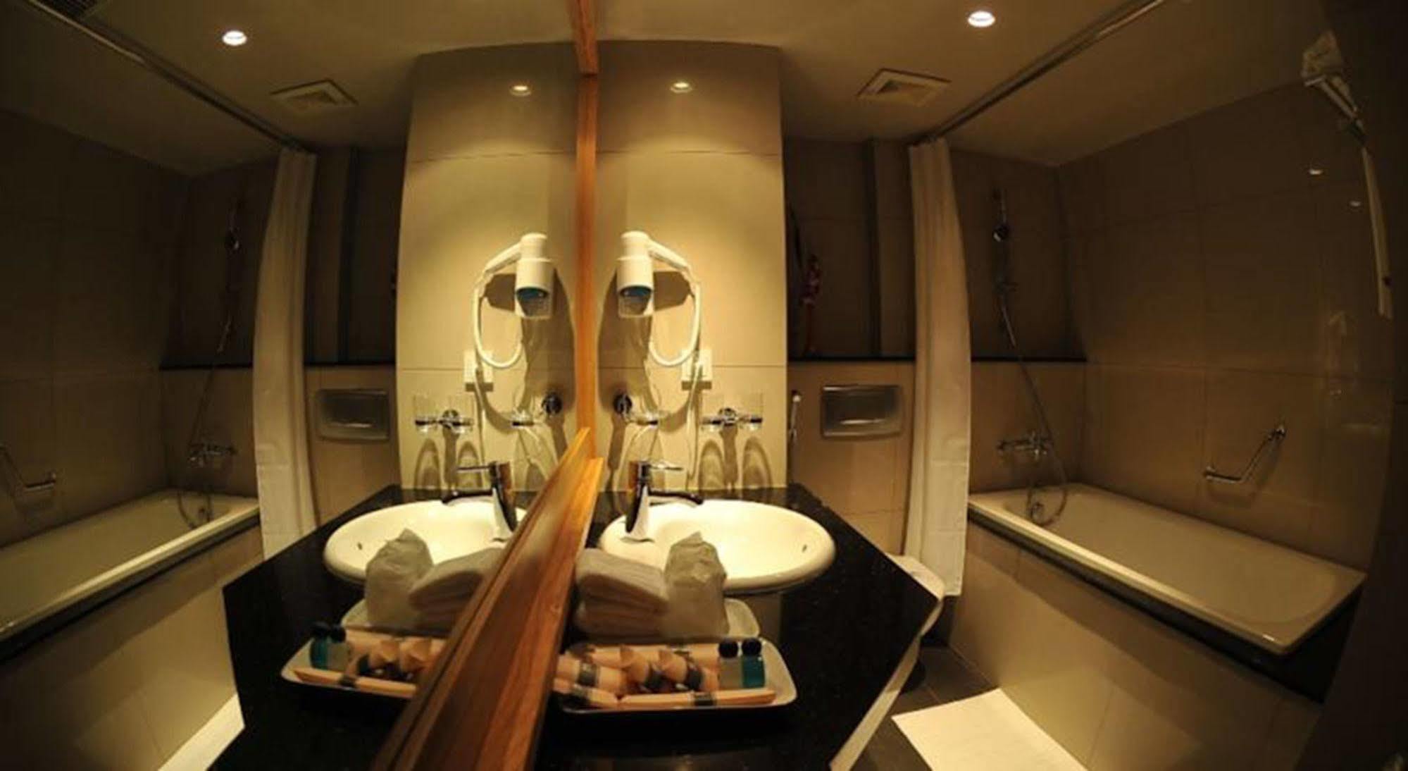 Hanoi Eternity Hotel Екстериор снимка